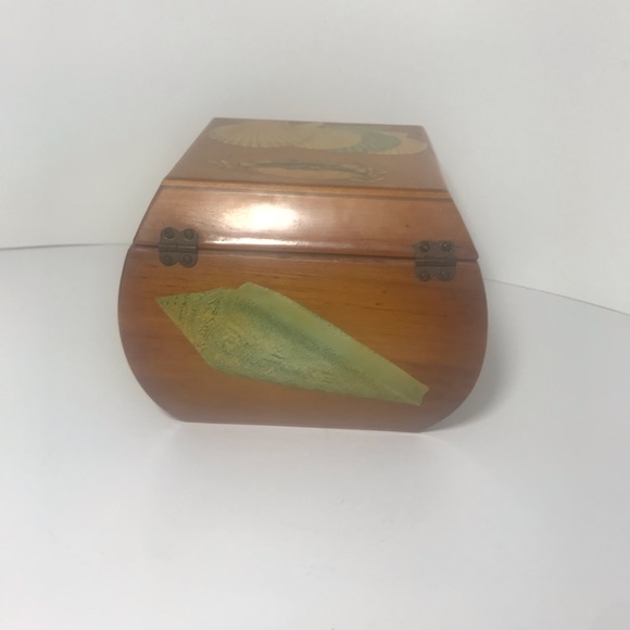 Vintage Wooden Box Jewelry Trinket Sea Shell Crab Detail. 
Excellent condition! - Picture 6 of 15